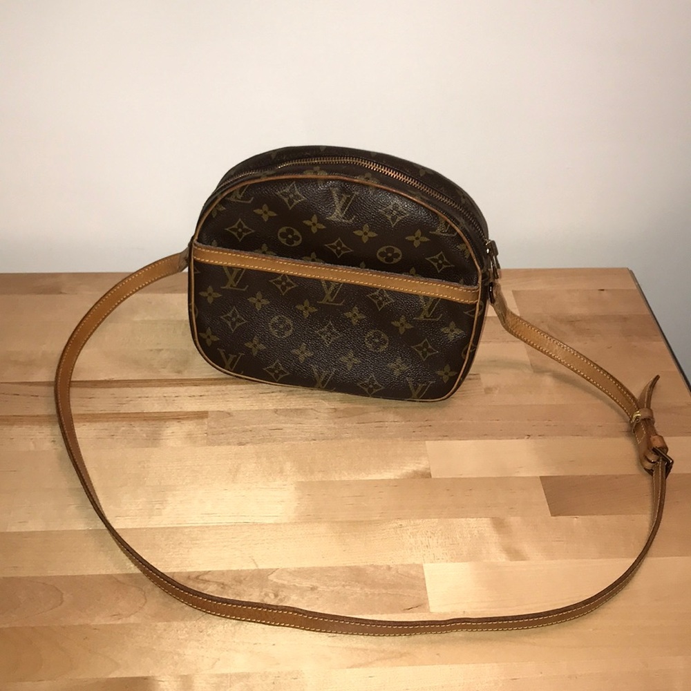 Authentic Louis Vuitton Sac Senlis Crossbody